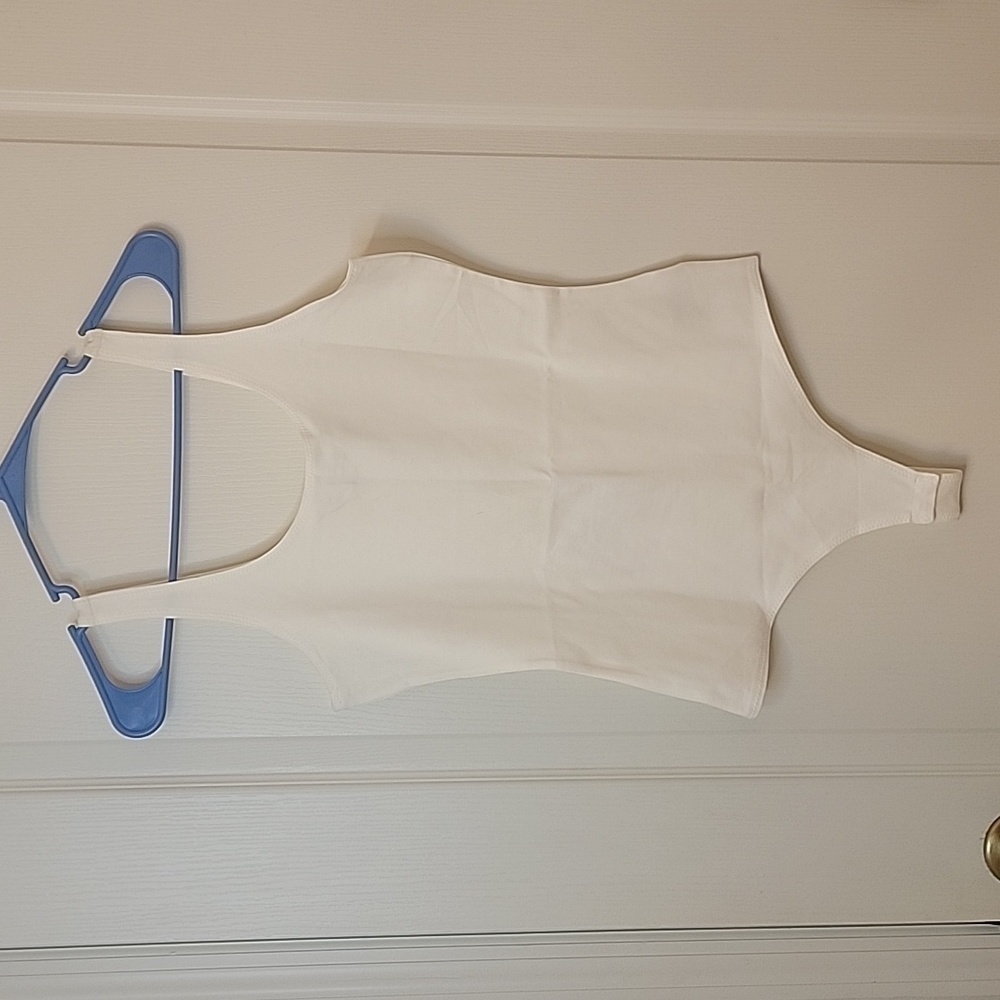 Stella Luce Ivory Scoop Neck Bodysuit, NWOT. Size M